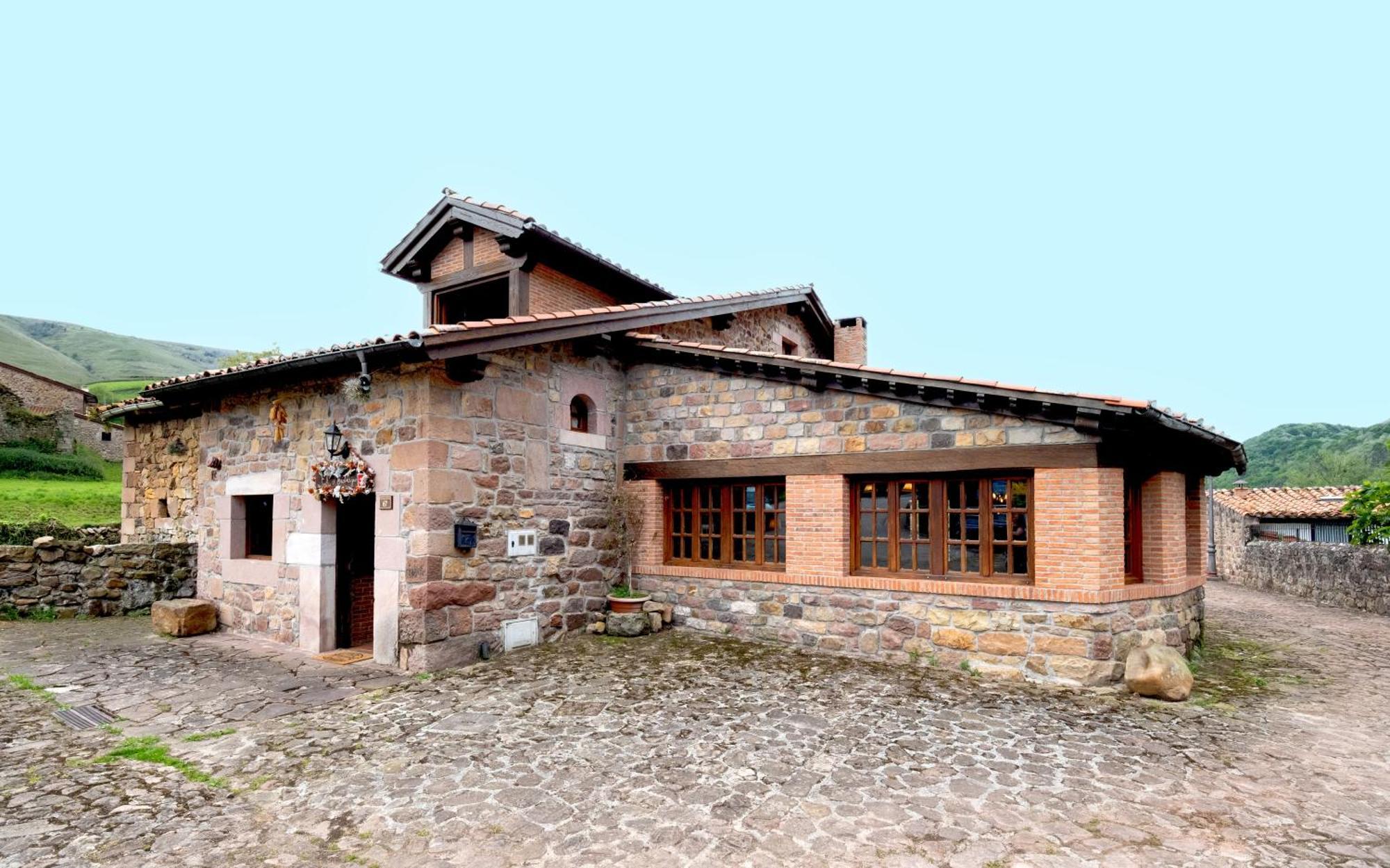 Casa De Campo El Midiaju Para 8 Personas Carmona (Cantabria) Exterior foto